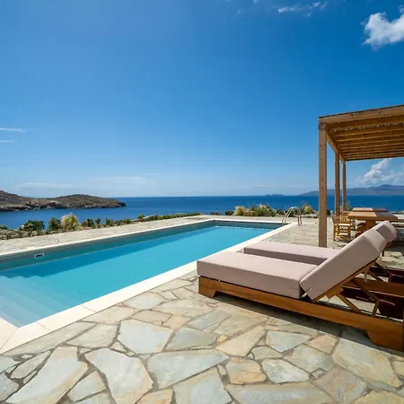 Beachfront Seahorse With Private Pool By Explore * Ándros